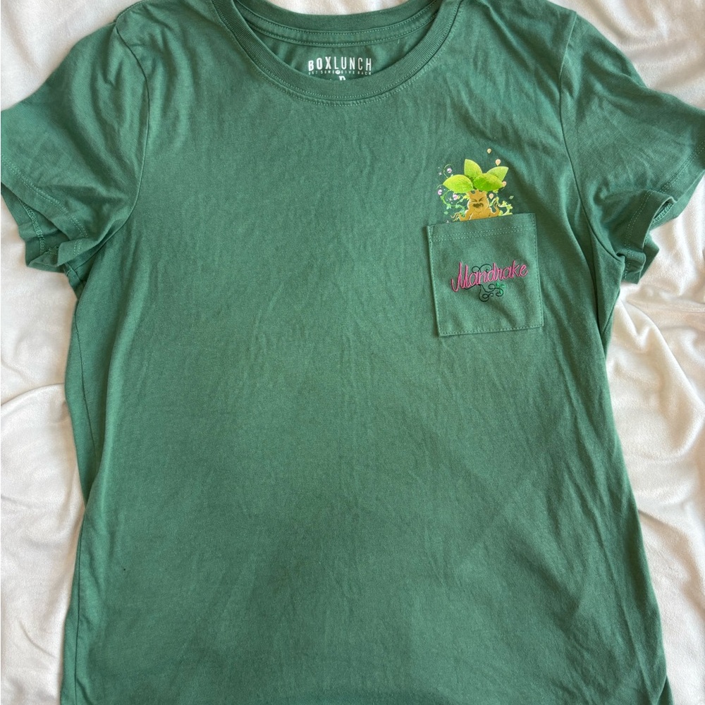 Green Harry Potter Mandrake Pocket Shirt - BoxLunch - Woman’s Size Medium